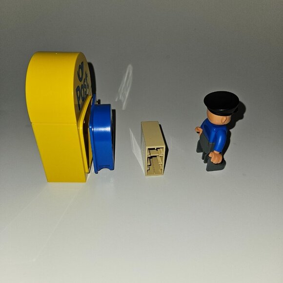 Lego Duplo 5638 Legoville Postman Mail Man Post Office Box Motorcycle COMPLETE - Picture 6 of 13
